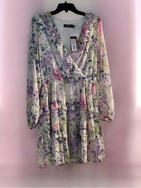 Ralph Lauren Floral Watercolor Crinkle Georgette Surplice Dress
Lauren -Sz 10